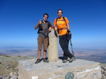 070 2014 10 26 Pico San Miguel-Moncayo (2.314 m.). 11,35. Alberto y Adrián. IMG_5352