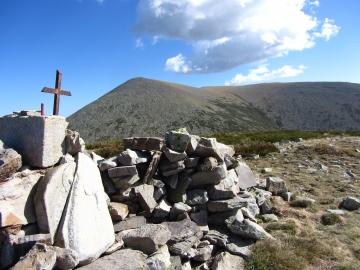 081 Peña Negrilla. Al fondo el Moncayo. IMG_5364