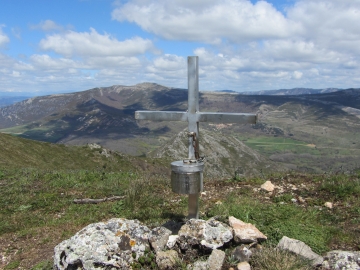054 2016 05 01 Revilla Cabrera (1336m).13,03.Umión de fondo.   IMG_9569