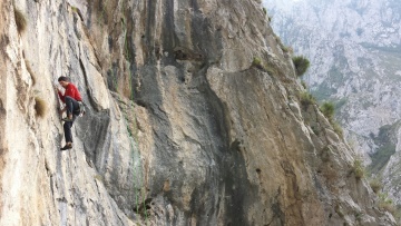 2016-10-06/09 SALIDA DE ESCALADA: QUIRÓS Y TEVERGA
