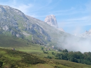 54.- El pirulí de piedra