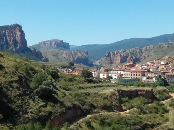 1.-Peña Bajenza y Castillo Viguera (Nalda - La Rioja)