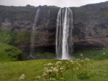28.-Cascada de Seljalandsfoss (Islandia)